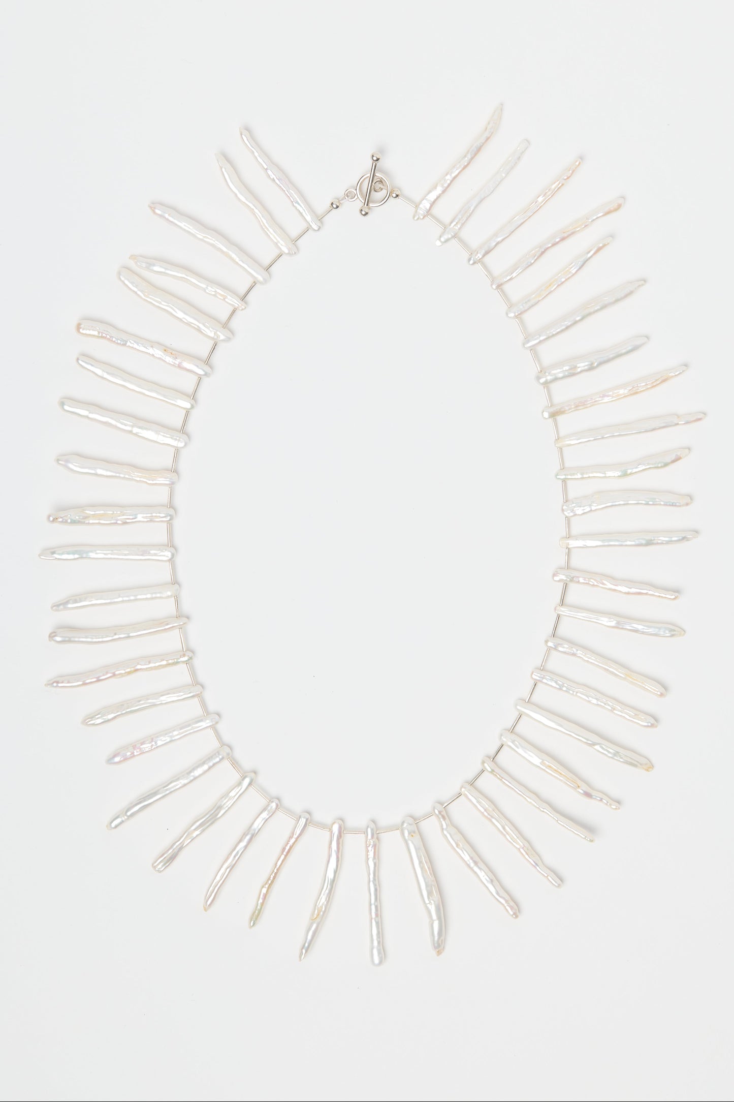 White Säsh necklace