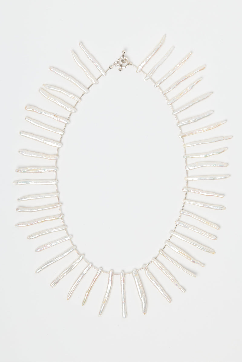 White Säsh necklace