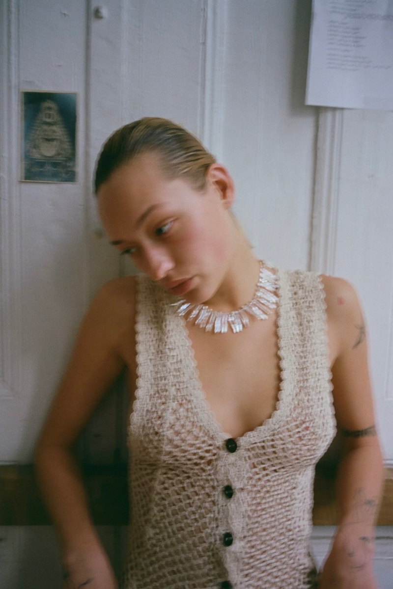 White Säsh necklace